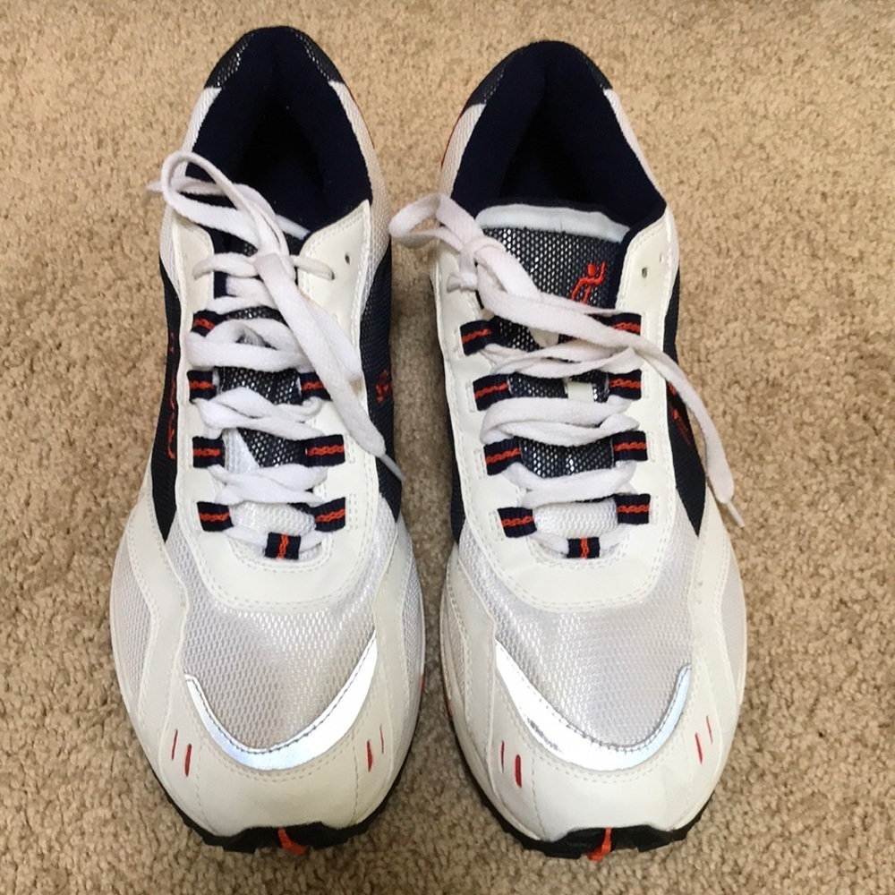 Loco sports size M/ 10, W/11.5 running shoes